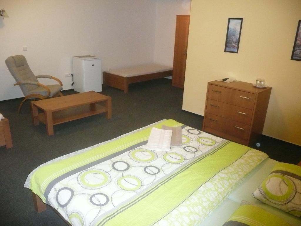 Hotel Fojtu Bruntal Ngoại thất bức ảnh